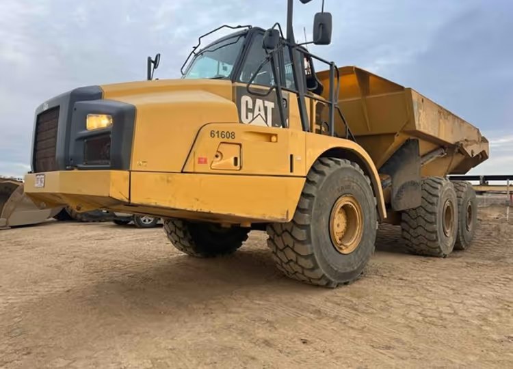 2013 Caterpillar 740B
